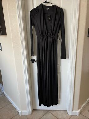 BNWT EXPRESS Black Long Sleeve Deep V Maxi Dress Size XS
